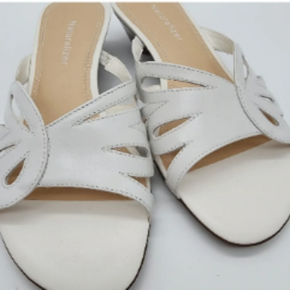 Naturalizer Women's White 8M Sandals
